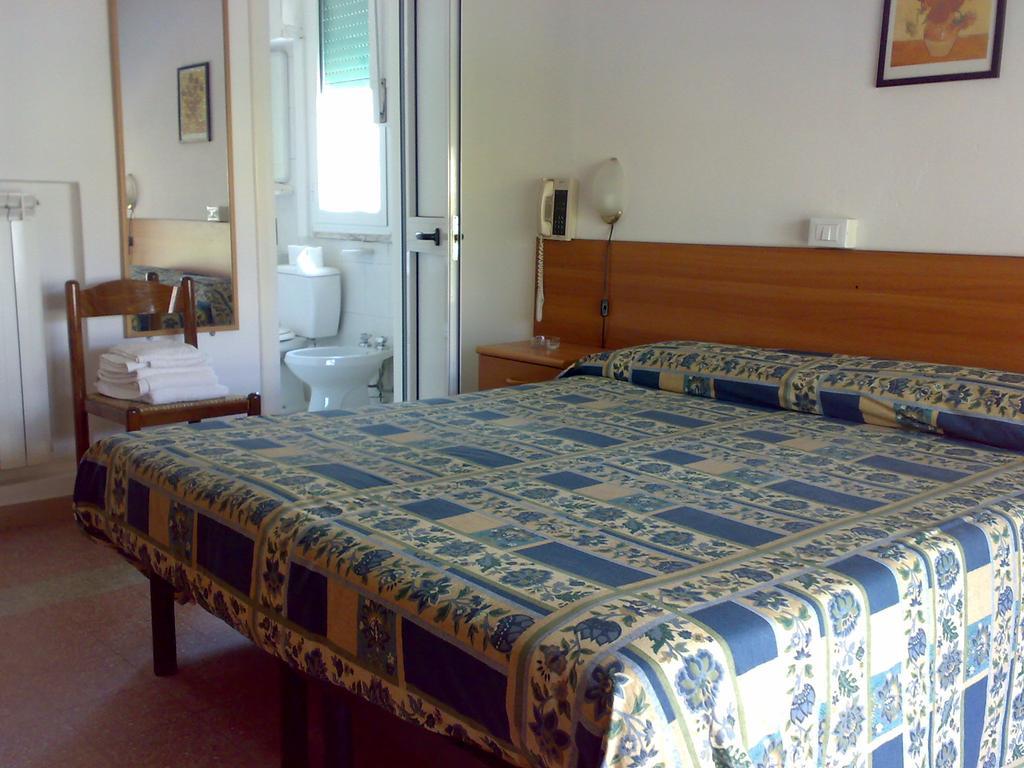 Hotel Margot Лидо Ди Камайоре Стая снимка