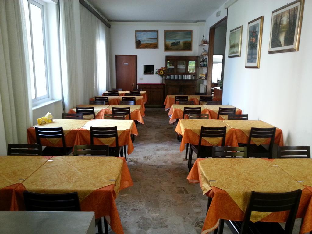 Hotel Margot Лидо Ди Камайоре Екстериор снимка